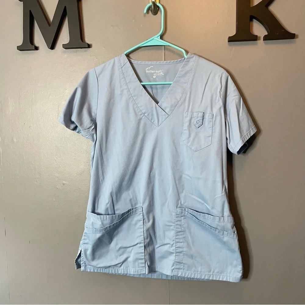 Butter soft womens light blue scrub top two pockets size small